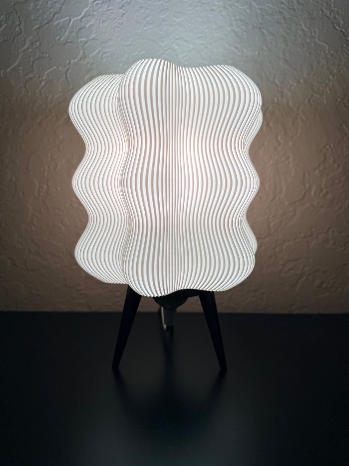 Lumina Cloud 3D Printed Wavy Tripod Lamp | Ribbed Smart LED Light