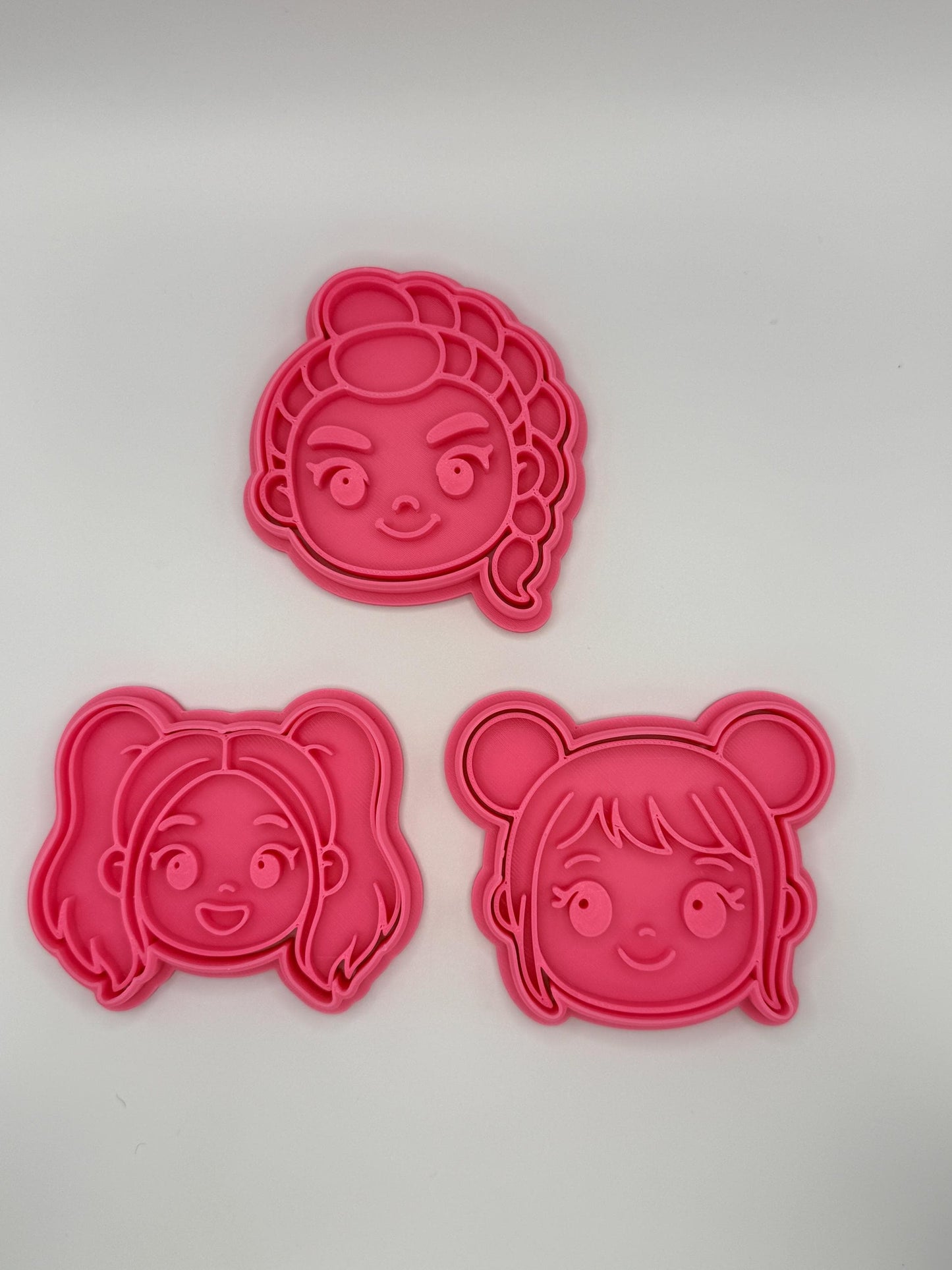 12-Piece K-Pop Huntrex Cookie Cutter Set – Rumi, Zoey & Mira Idol Cutters – Derpy Tiger, Sussie and Ramen Cup Baking Tools for Fans